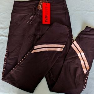 Sarah's Day x White Fox Dominate Leggings M Damaged